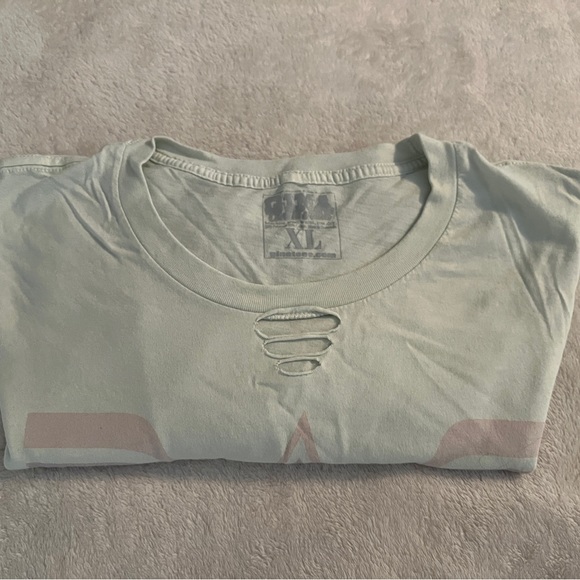 Limited edition what-a-babe tee (Whataburger Merch) new without tags - Picture 2 of 4